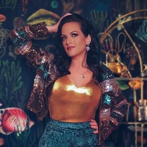 Meet your Posher, The aq